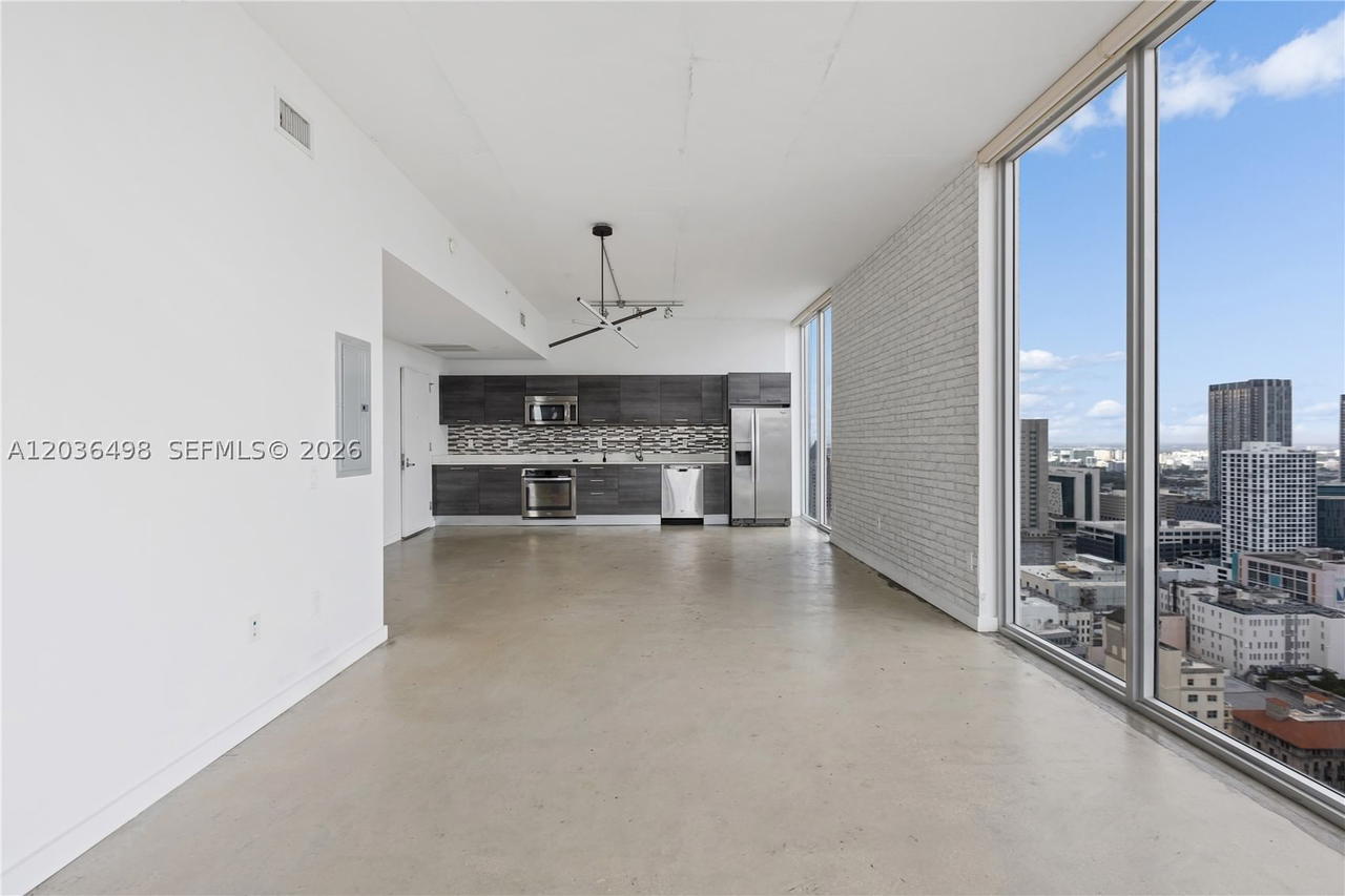 Real estate property located at 151 1st St #3202, Miami-dade, Centro Condo, Miami, FL