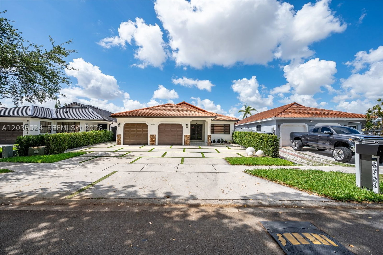 Real estate property located at 8724 149th Ter, Miami-dade, West Lakes Gardens, Miami Lakes, FL