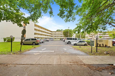 Real estate property located at 1201 191st St G219, Miami-dade, Rolling Green Condo G, Miami, FL