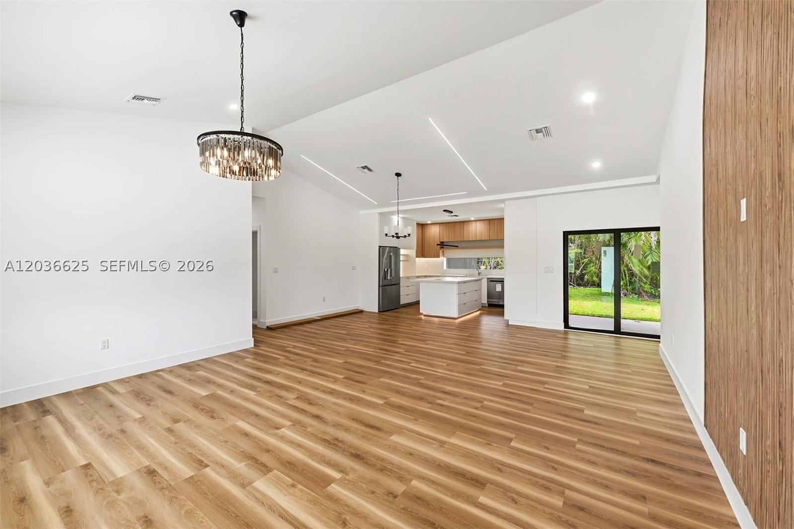 Real estate property located at 1140 201st Ter, Miami-dade, Lucky Star Estates, Miami, FL
