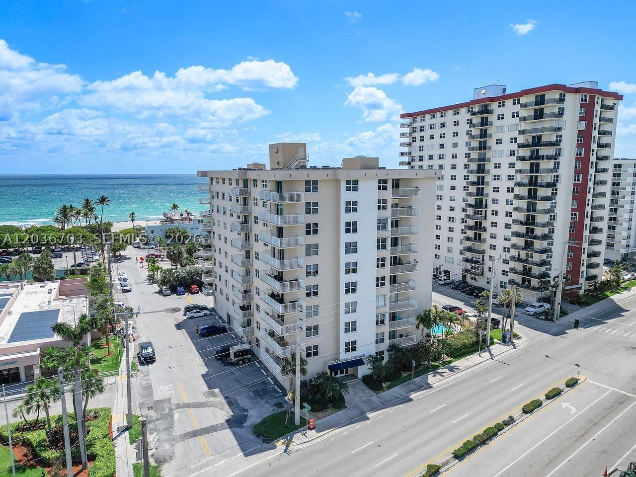 Real estate property located at 1401 Ocean Dr #305, Broward, Stratford Towers Condo, Hollywood, FL