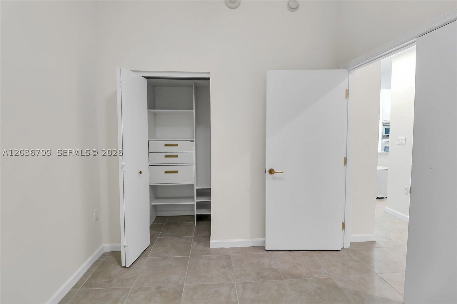 Real estate property located at 7930 East Dr #506, Miami-dade, Eloquence On The Bay Condo, North Bay Village, FL