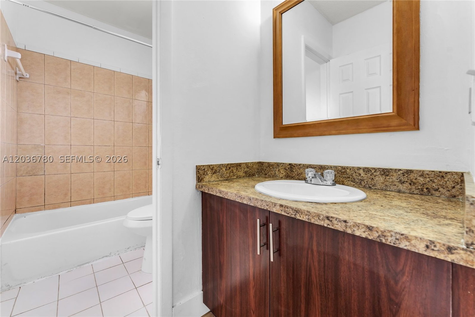 Real estate property located at 5653 Blueberry CT # 2, Broward, Blueberry Hill Iv Condo, Lauderhill, FL