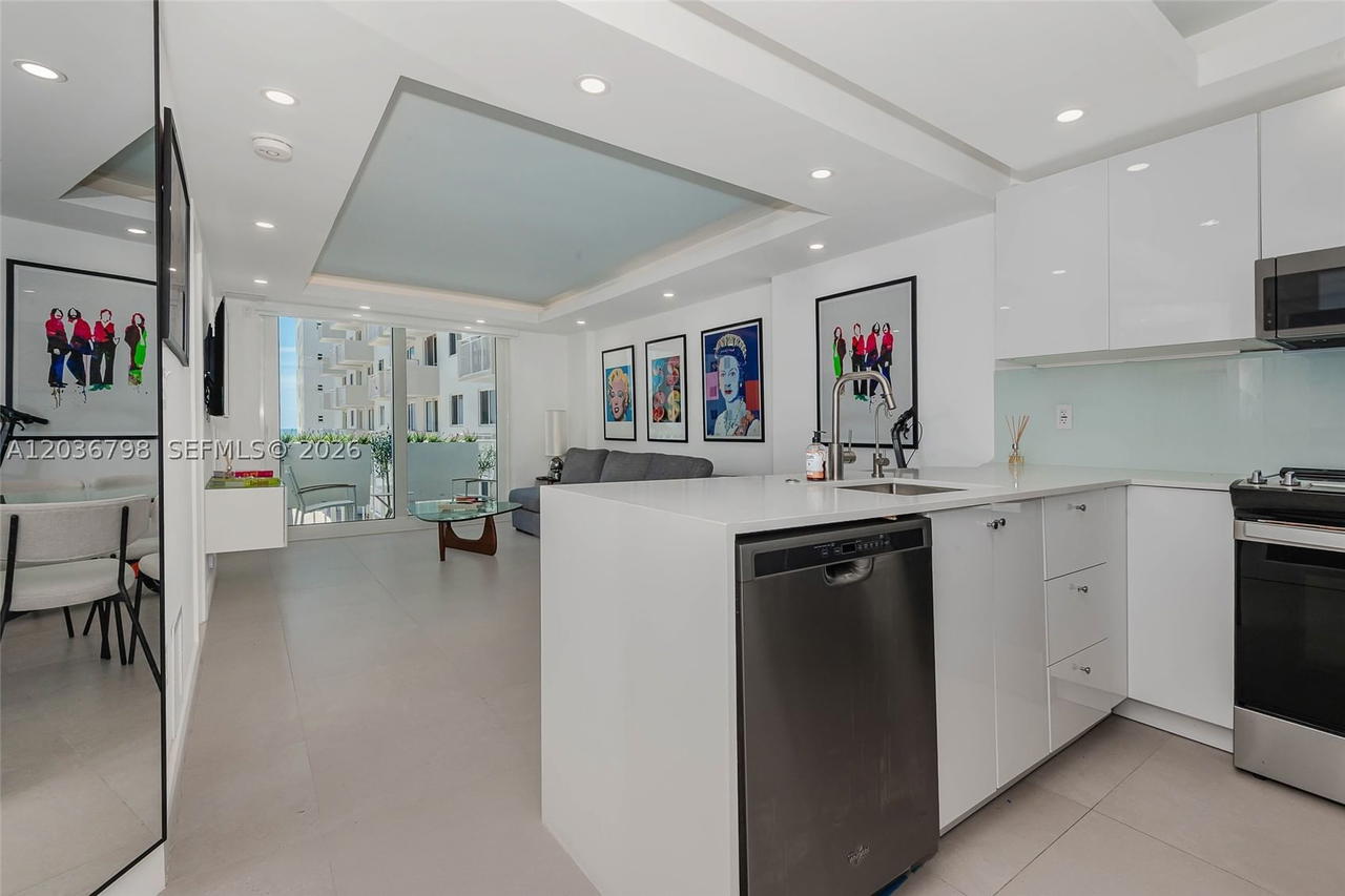 Real estate property located at 345 Ocean Dr #326, Miami-dade, Ocean Point Condo, Miami Beach, FL