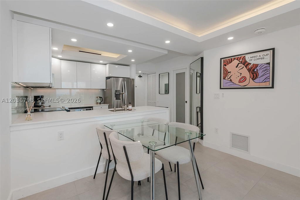 Real estate property located at 345 Ocean Dr #326, Miami-dade, Ocean Point Condo, Miami Beach, FL