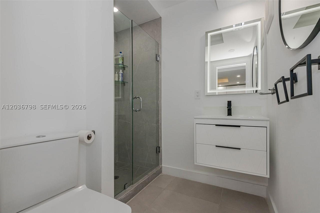 Real estate property located at 345 Ocean Dr #326, Miami-dade, Ocean Point Condo, Miami Beach, FL