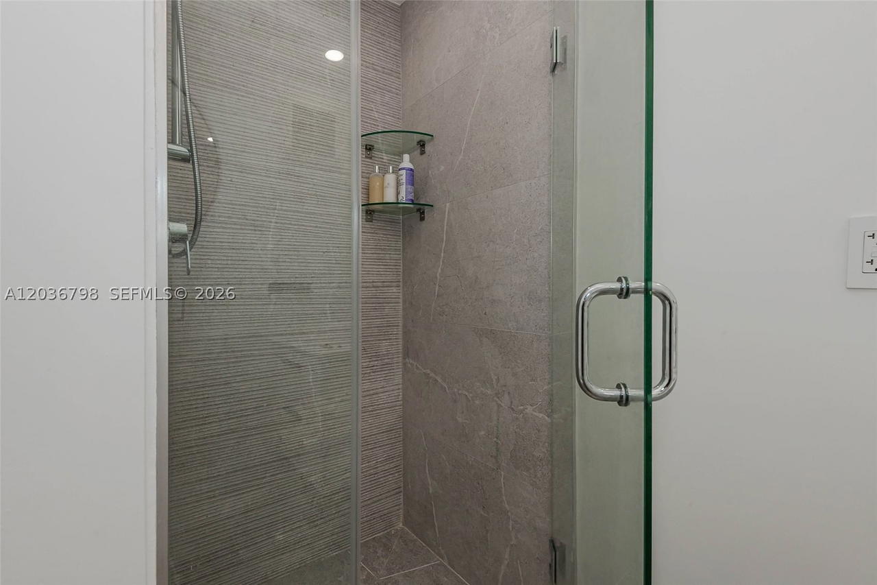 Real estate property located at 345 Ocean Dr #326, Miami-dade, Ocean Point Condo, Miami Beach, FL