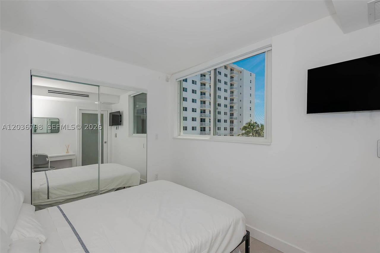Real estate property located at 345 Ocean Dr #326, Miami-dade, Ocean Point Condo, Miami Beach, FL