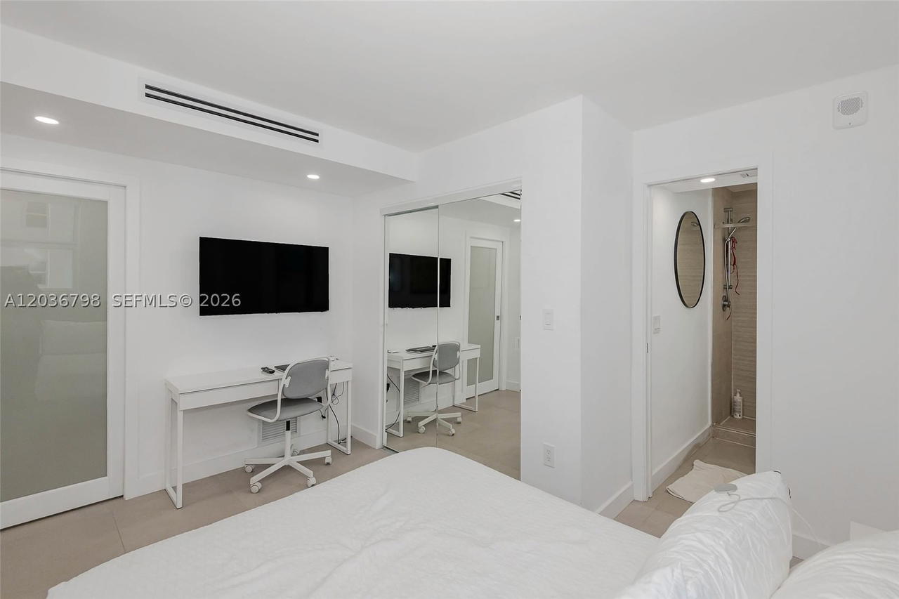 Real estate property located at 345 Ocean Dr #326, Miami-dade, Ocean Point Condo, Miami Beach, FL