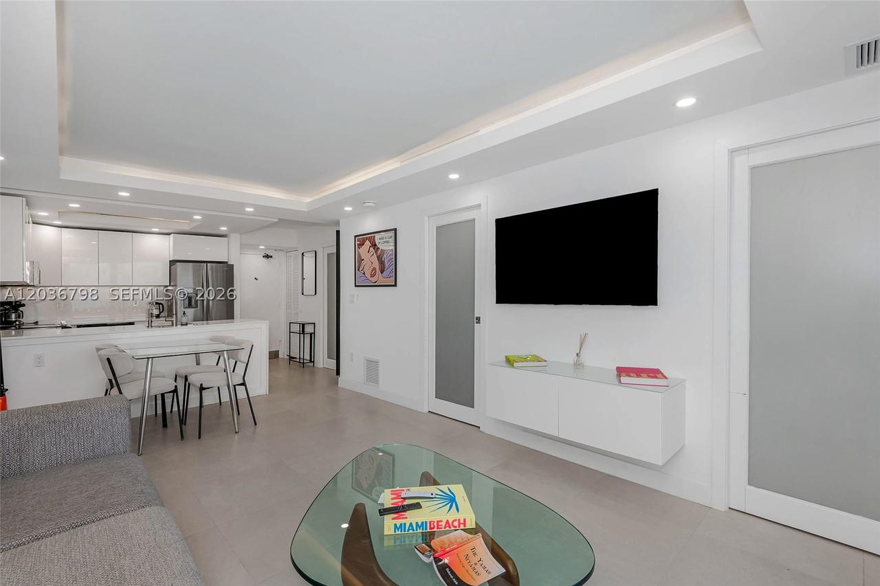 Real estate property located at 345 Ocean Dr #326, Miami-dade, Ocean Point Condo, Miami Beach, FL