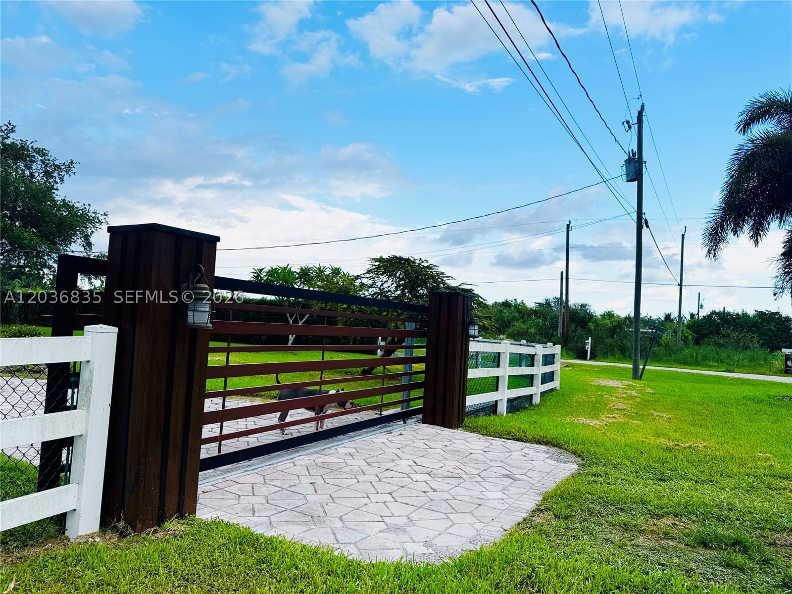 Real estate property located at 21217 160 ST, Miami-dade, Redlands, Miami, FL