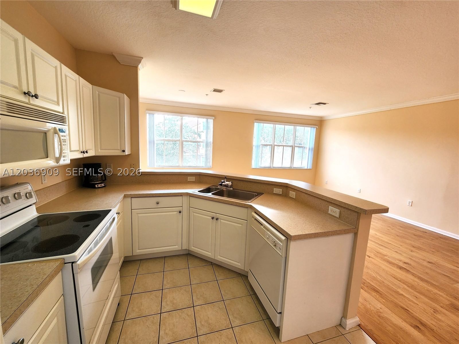 Real estate property located at 4602 160th Ave #524, Broward, El-ad Villaggio Condo Bld, Miramar, FL
