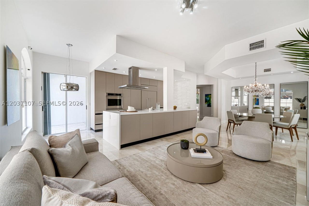 Real estate property located at 21156 33rd Ave, Miami-dade, Aventura Lakes - Phase Ii, Aventura, FL