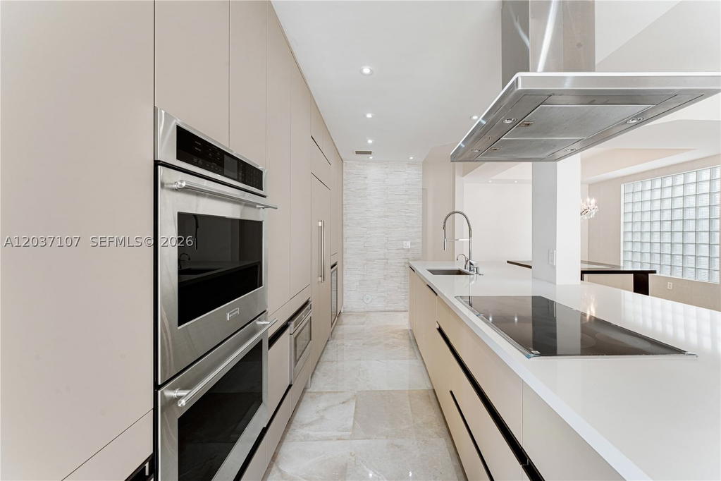 Real estate property located at 21156 33rd Ave, Miami-dade, Aventura Lakes - Phase Ii, Aventura, FL