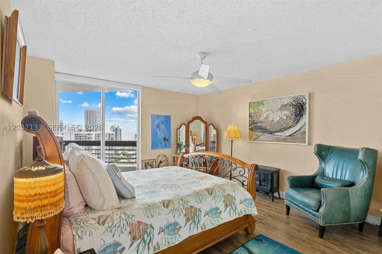 Real estate property located at 3500 Mystic Pointe Dr #3307, Miami-dade, Mystic Pointe Tower 400 C, Aventura, FL