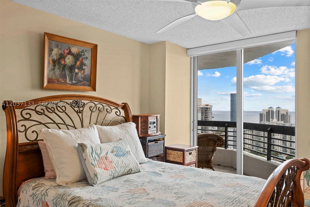 Real estate property located at 3500 Mystic Pointe Dr #3307, Miami-dade, Mystic Pointe Tower 400 C, Aventura, FL
