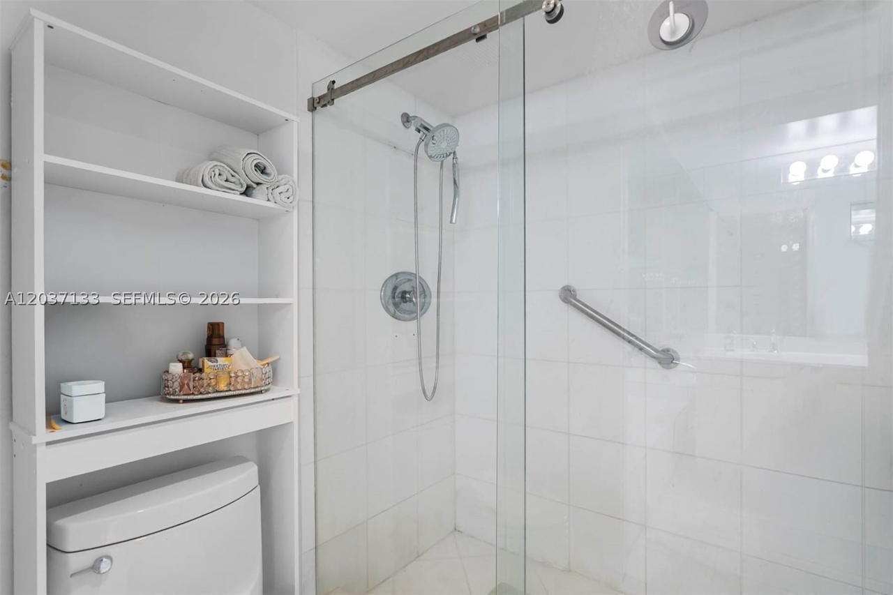 Real estate property located at 3500 Mystic Pointe Dr #3307, Miami-dade, Mystic Pointe Tower 400 C, Aventura, FL