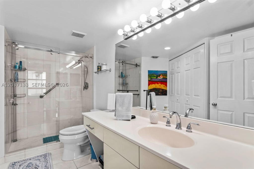 Real estate property located at 3500 Mystic Pointe Dr #3307, Miami-dade, Mystic Pointe Tower 400 C, Aventura, FL