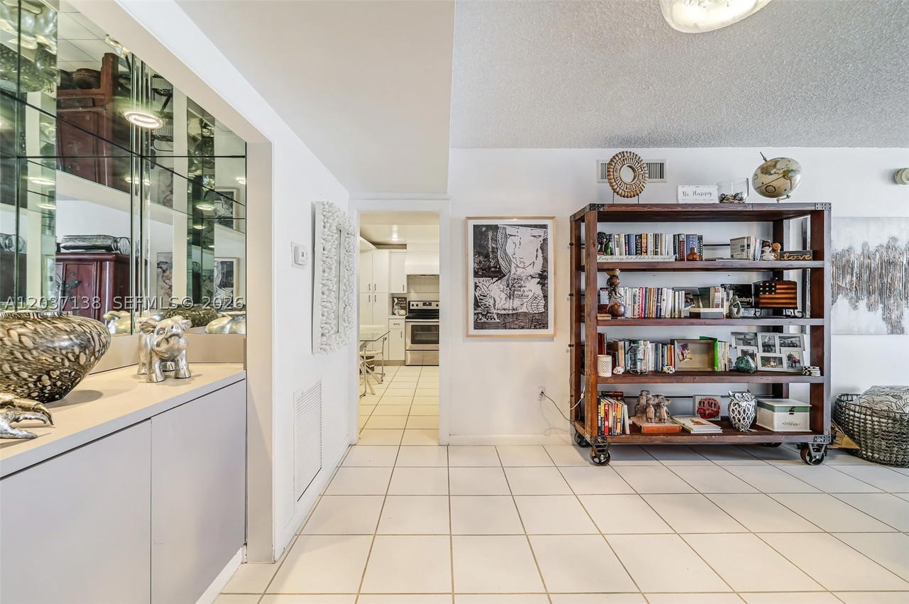 Real estate property located at 5001 Collins Ave #6E, Miami-dade, The Carriage Club South, Miami Beach, FL