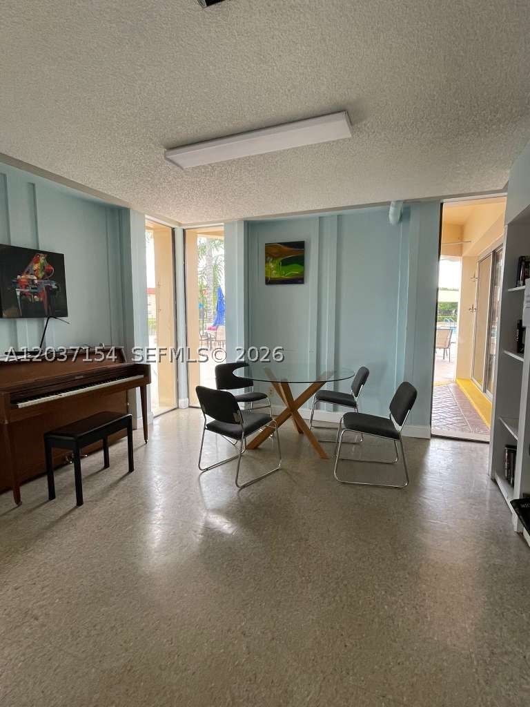 Real estate property located at 8081 Sunrise Lakes Dr #306, Broward, Sunrise Lakes 30 Condo, Sunrise, FL