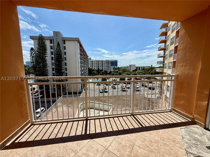 Real estate property located at 2025 164th St #507, Miami-dade, Crestview Towers Condo, North Miami Beach, FL