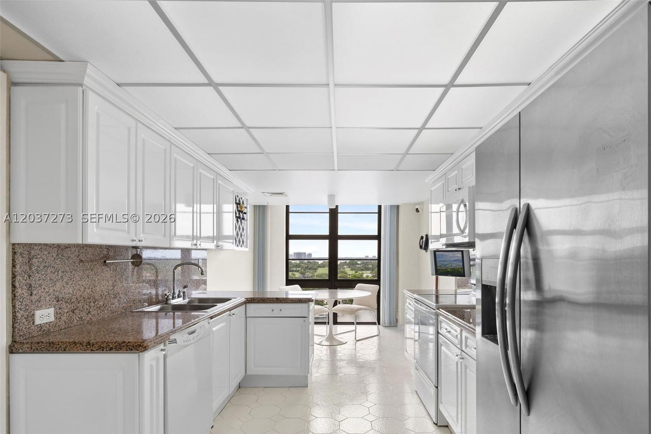 Real estate property located at 5500 Collins Ave #1401, Miami-dade, Towerhouse Condo, Miami Beach, FL