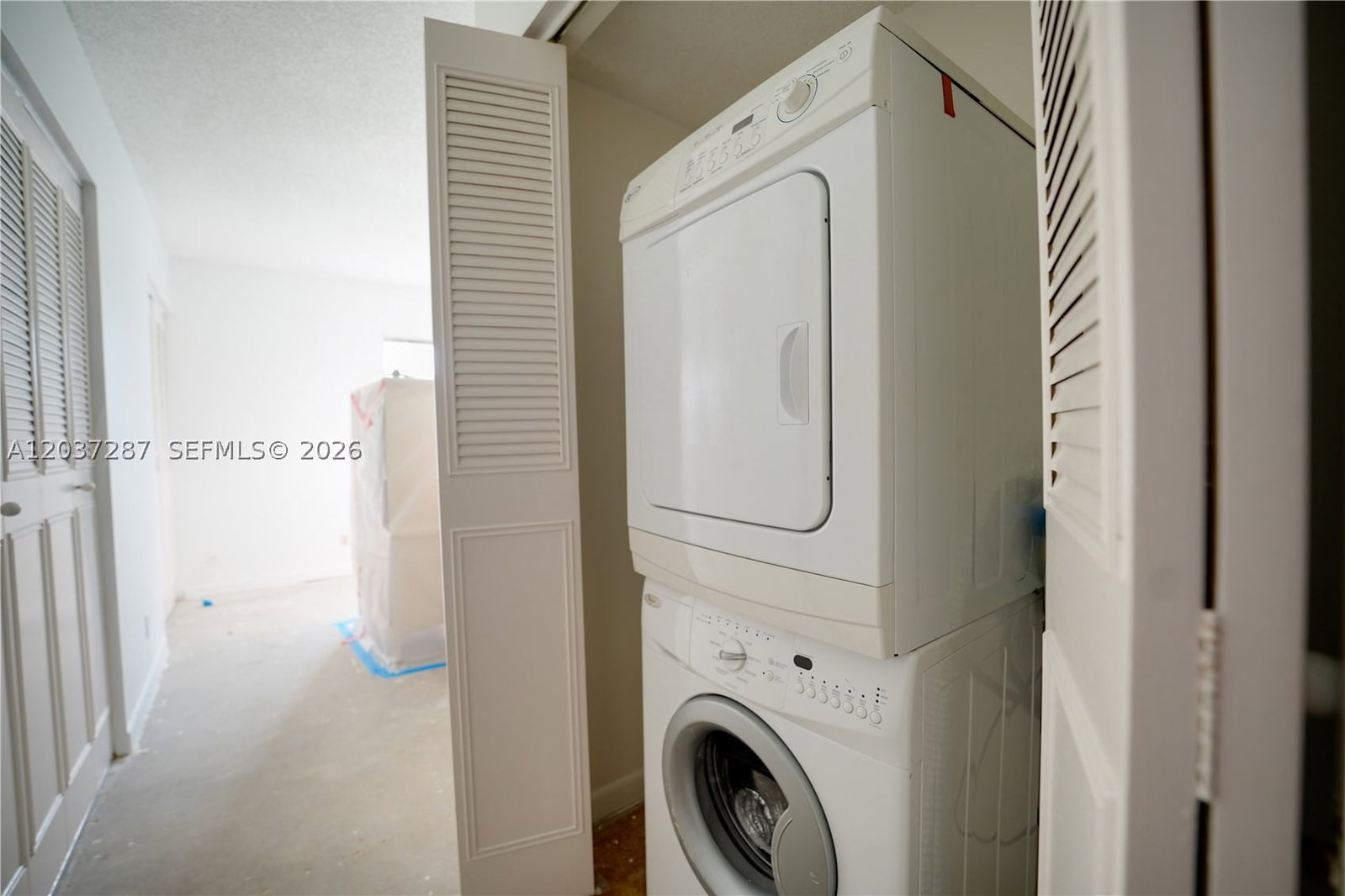 Real estate property located at 1024 3rd Ave #102, Broward, Meadowbrook Lakes Condo, Dania Beach, FL