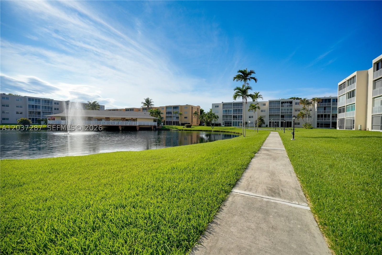 Real estate property located at 1024 3rd Ave #102, Broward, Meadowbrook Lakes Condo, Dania Beach, FL