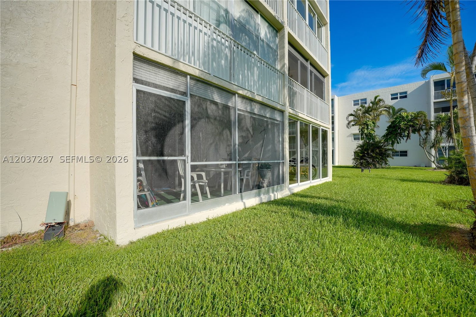 Real estate property located at 1024 3rd Ave #102, Broward, Meadowbrook Lakes Condo, Dania Beach, FL