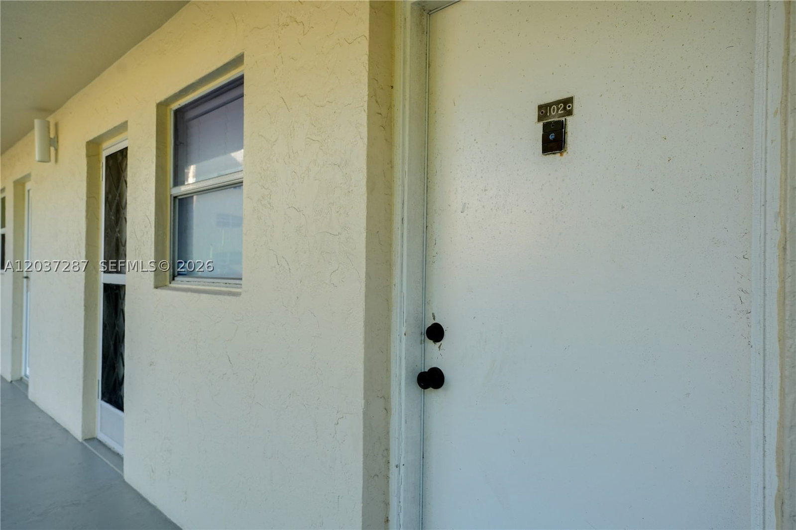 Real estate property located at 1024 3rd Ave #102, Broward, Meadowbrook Lakes Condo, Dania Beach, FL