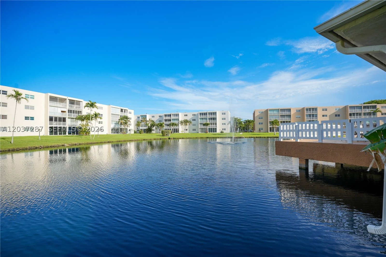 Real estate property located at 1024 3rd Ave #102, Broward, Meadowbrook Lakes Condo, Dania Beach, FL