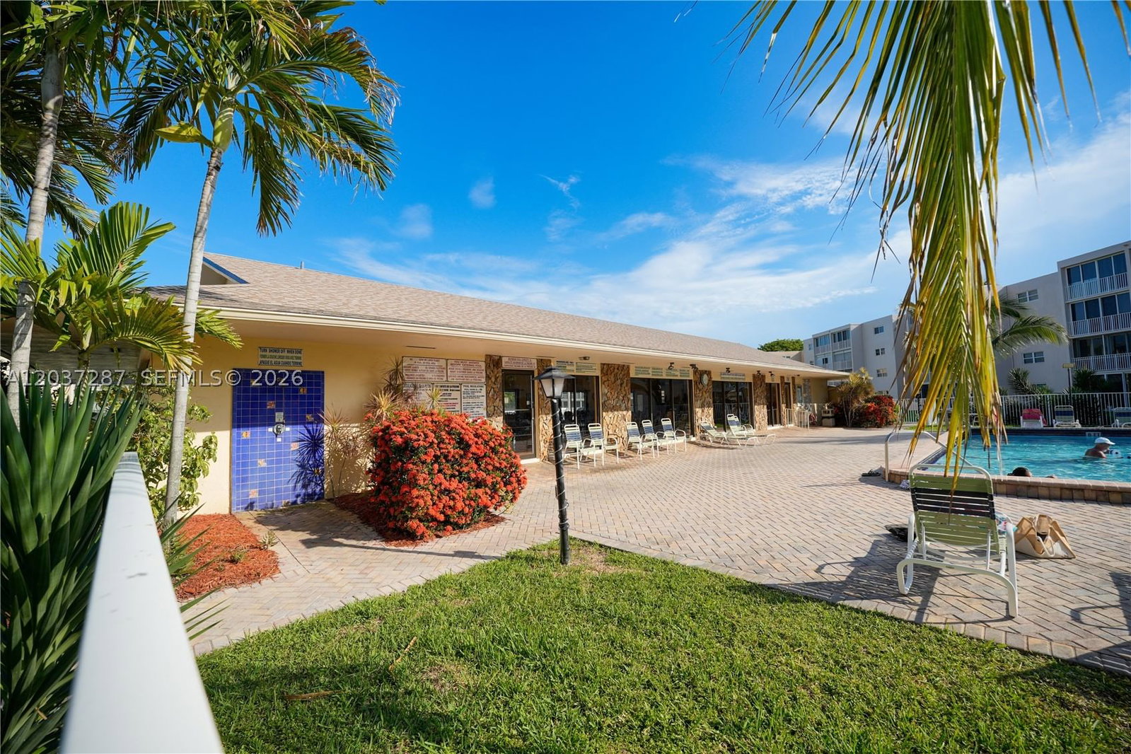 Real estate property located at 1024 3rd Ave #102, Broward, Meadowbrook Lakes Condo, Dania Beach, FL