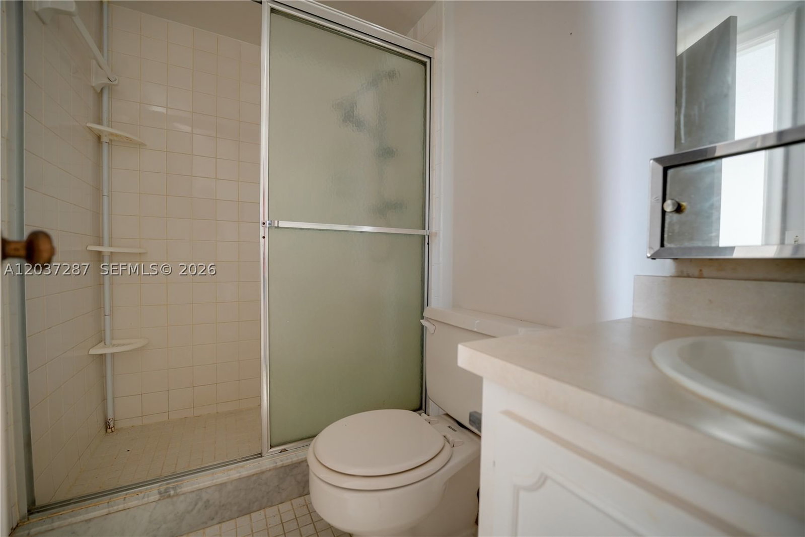 Real estate property located at 1024 3rd Ave #102, Broward, Meadowbrook Lakes Condo, Dania Beach, FL