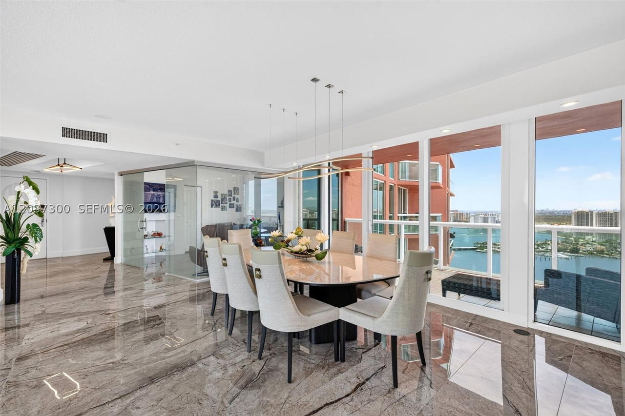 Real estate property located at 3370 Hidden Bay Dr #UPH3715, Miami-dade, 100 Hidden Bay Condo, Aventura, FL