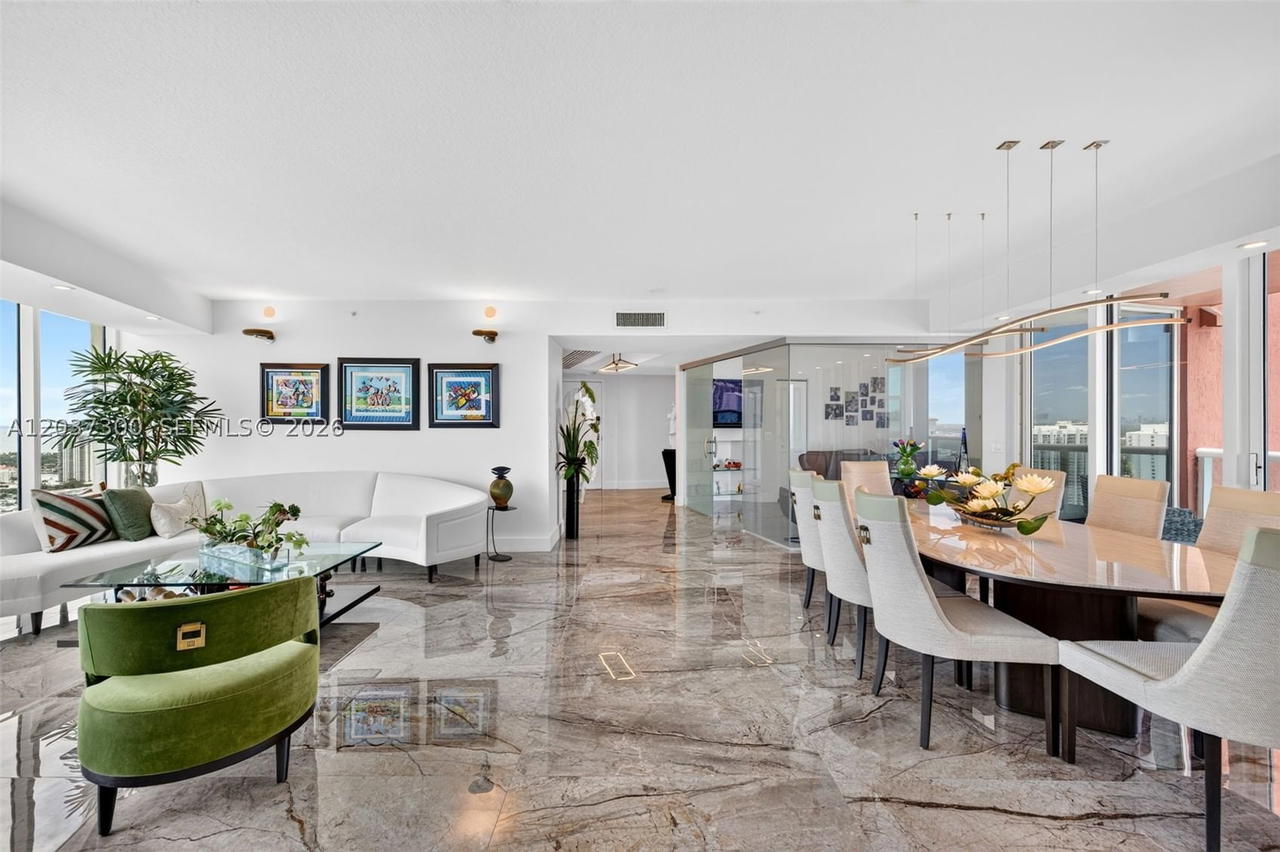Real estate property located at 3370 Hidden Bay Dr #UPH3715, Miami-dade, 100 Hidden Bay Condo, Aventura, FL