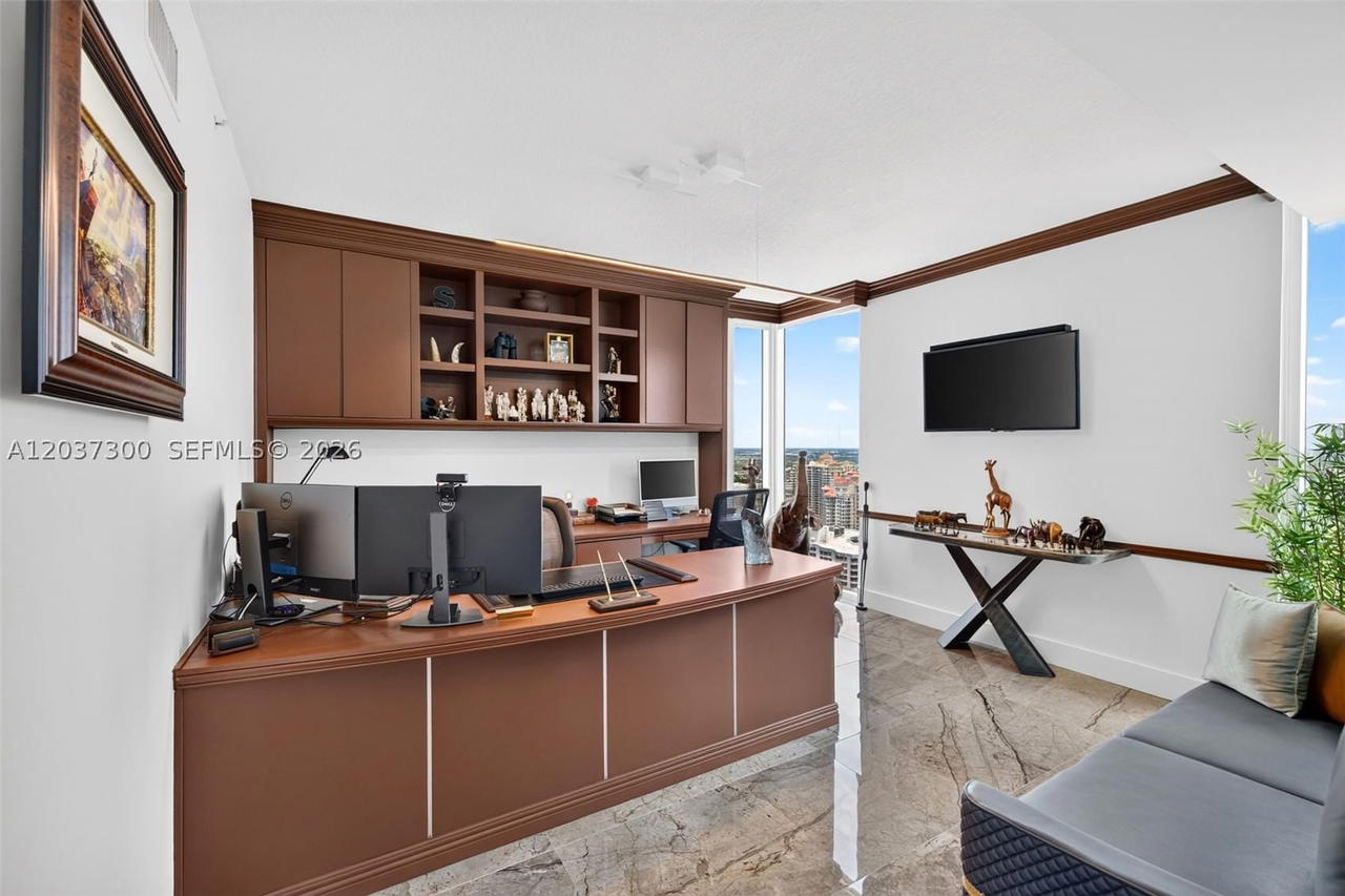 Real estate property located at 3370 Hidden Bay Dr #UPH3715, Miami-dade, 100 Hidden Bay Condo, Aventura, FL
