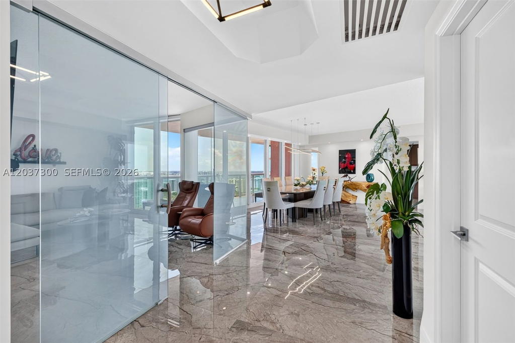 Real estate property located at 3370 Hidden Bay Dr #UPH3715, Miami-dade, 100 Hidden Bay Condo, Aventura, FL