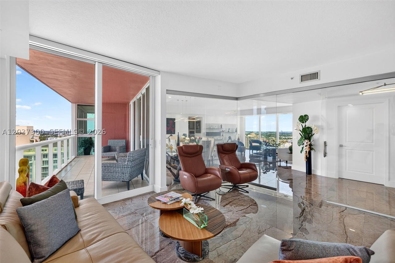 Real estate property located at 3370 Hidden Bay Dr #UPH3715, Miami-dade, 100 Hidden Bay Condo, Aventura, FL