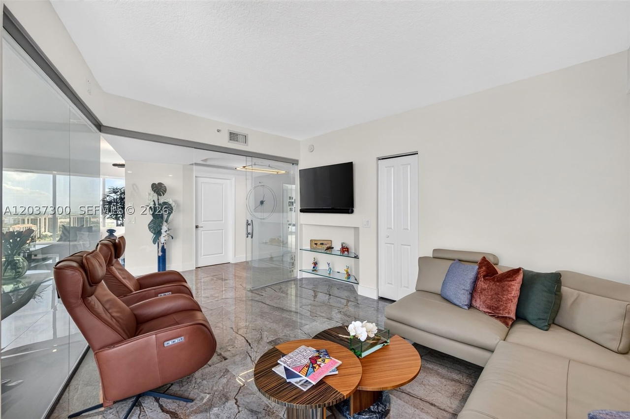 Real estate property located at 3370 Hidden Bay Dr #UPH3715, Miami-dade, 100 Hidden Bay Condo, Aventura, FL
