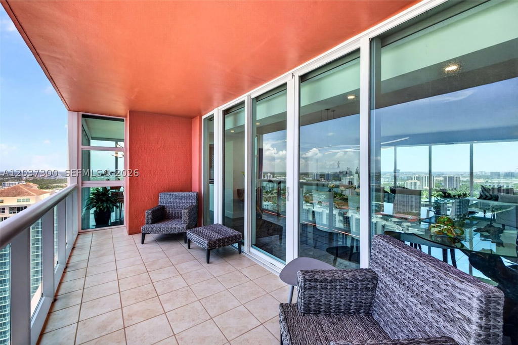 Real estate property located at 3370 Hidden Bay Dr #UPH3715, Miami-dade, 100 Hidden Bay Condo, Aventura, FL