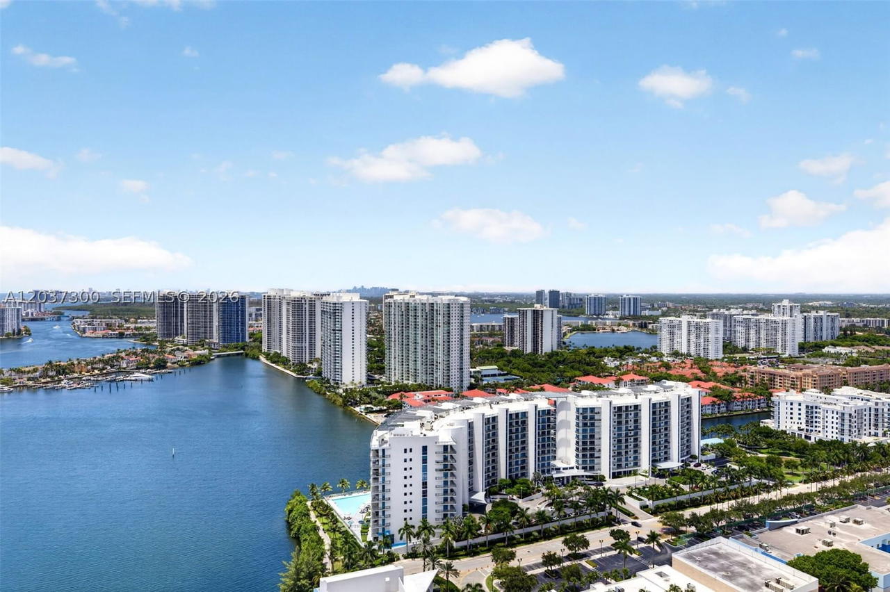 Real estate property located at 3370 Hidden Bay Dr #UPH3715, Miami-dade, 100 Hidden Bay Condo, Aventura, FL