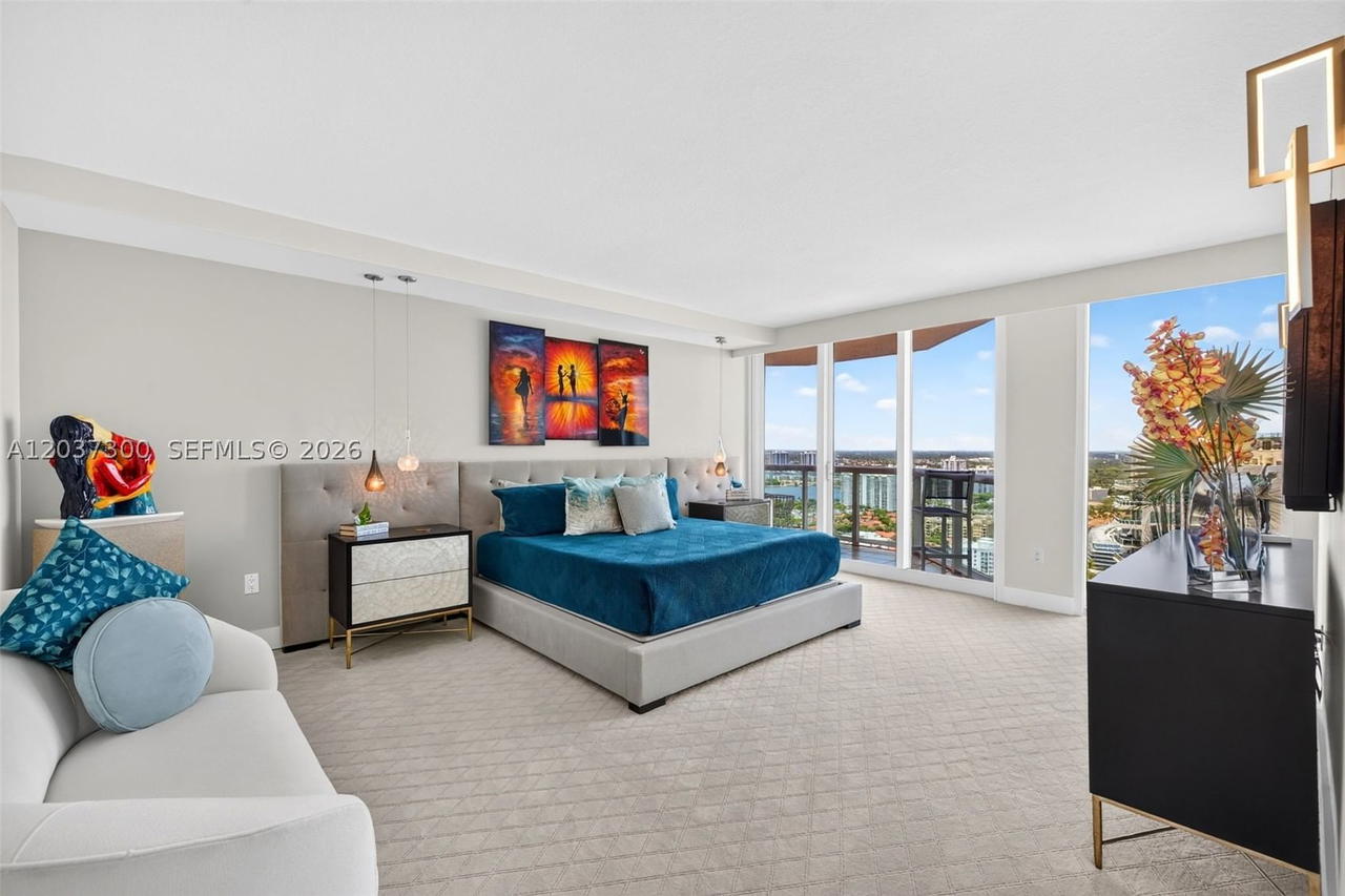 Real estate property located at 3370 Hidden Bay Dr #UPH3715, Miami-dade, 100 Hidden Bay Condo, Aventura, FL