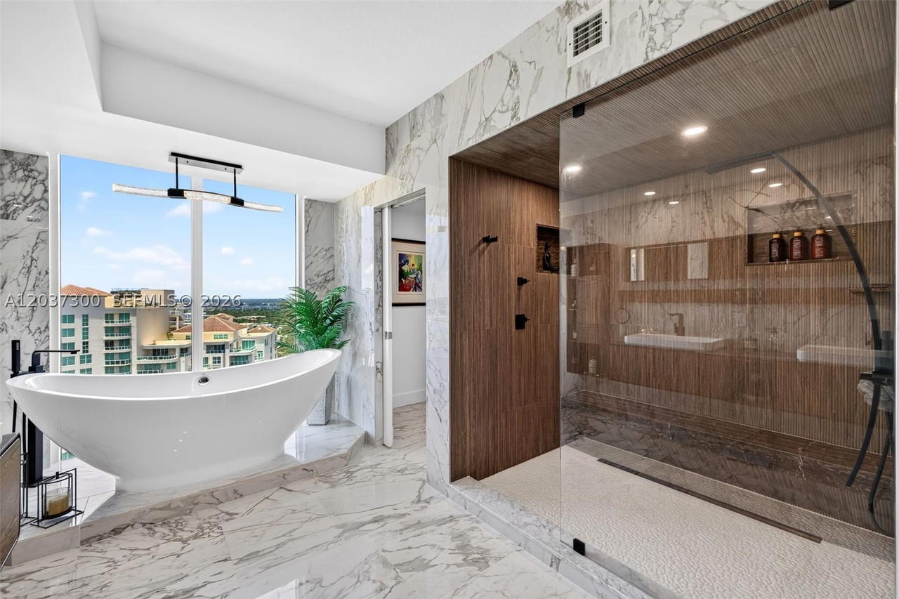 Real estate property located at 3370 Hidden Bay Dr #UPH3715, Miami-dade, 100 Hidden Bay Condo, Aventura, FL