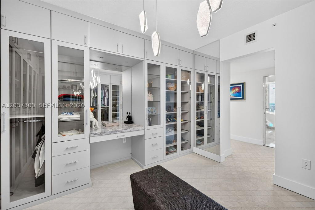Real estate property located at 3370 Hidden Bay Dr #UPH3715, Miami-dade, 100 Hidden Bay Condo, Aventura, FL