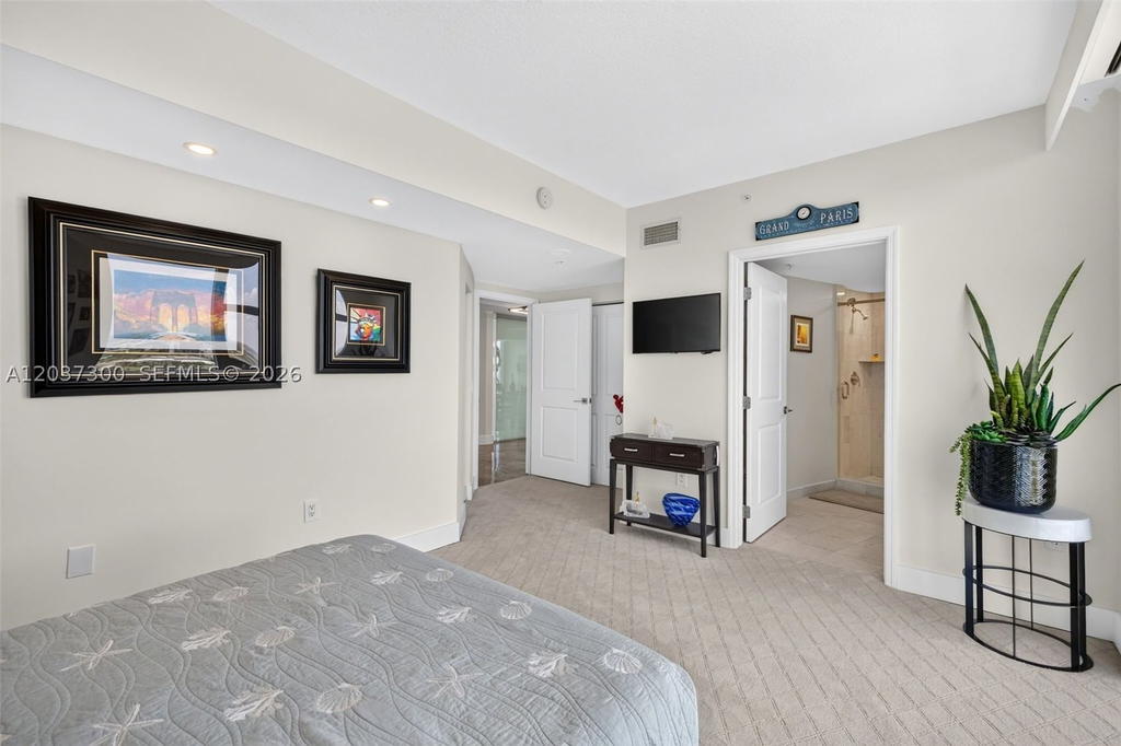 Real estate property located at 3370 Hidden Bay Dr #UPH3715, Miami-dade, 100 Hidden Bay Condo, Aventura, FL