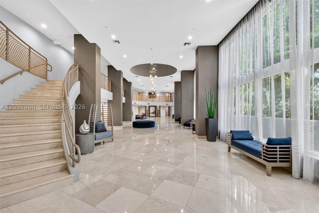 Real estate property located at 3370 Hidden Bay Dr #UPH3715, Miami-dade, 100 Hidden Bay Condo, Aventura, FL