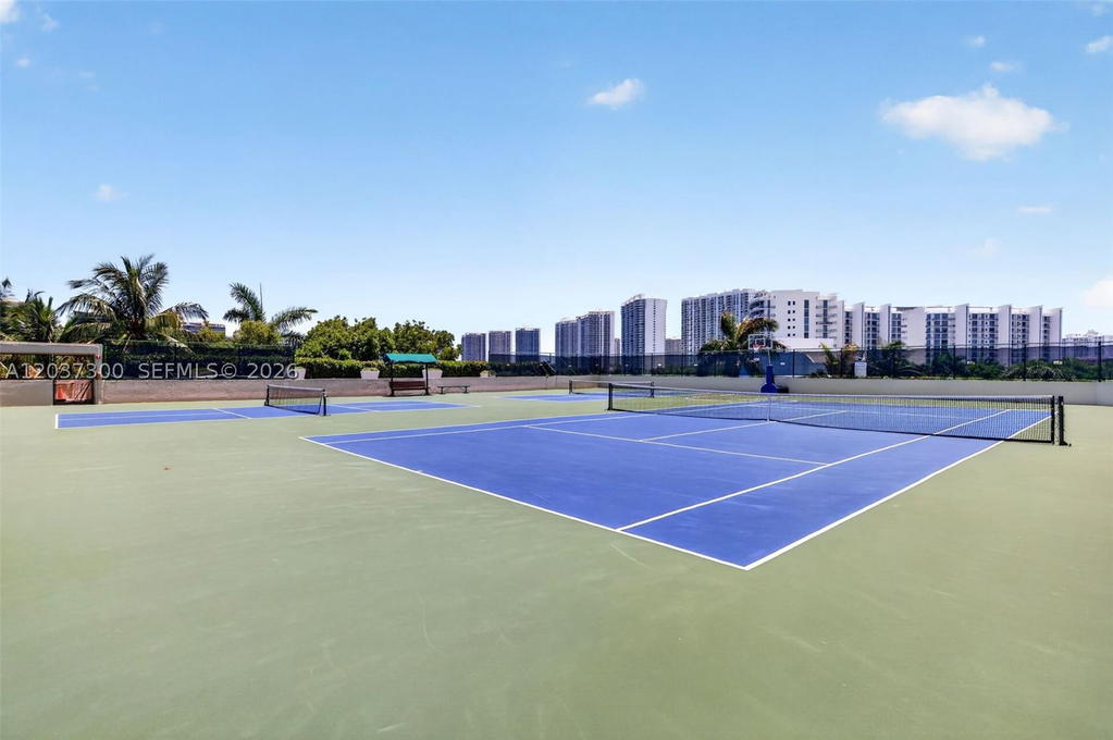 Real estate property located at 3370 Hidden Bay Dr #UPH3715, Miami-dade, 100 Hidden Bay Condo, Aventura, FL