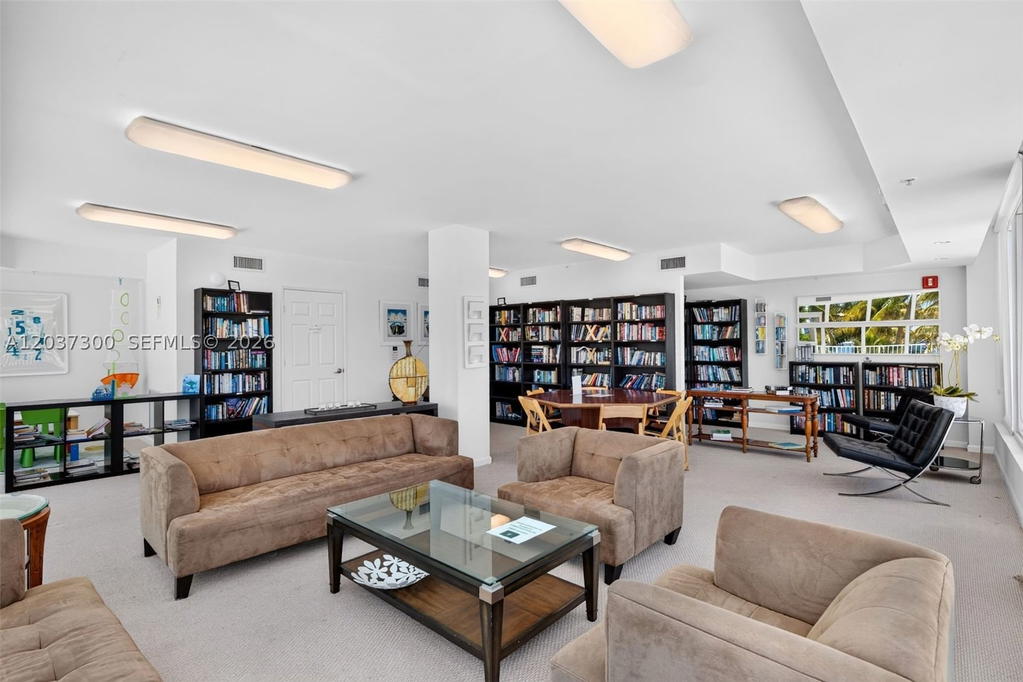 Real estate property located at 3370 Hidden Bay Dr #UPH3715, Miami-dade, 100 Hidden Bay Condo, Aventura, FL