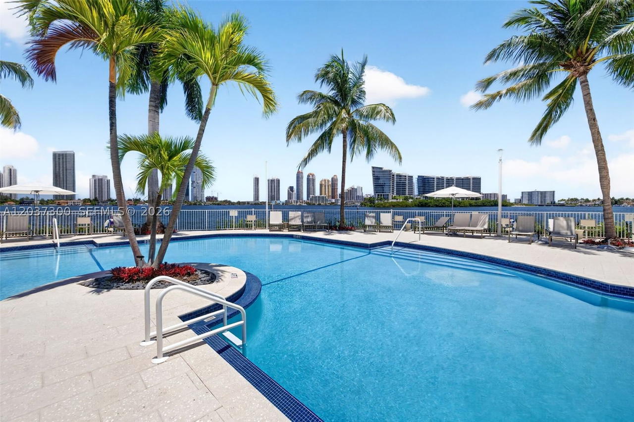 Real estate property located at 3370 Hidden Bay Dr #UPH3715, Miami-dade, 100 Hidden Bay Condo, Aventura, FL