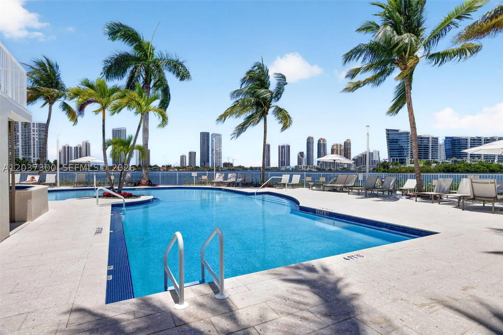 Real estate property located at 3370 Hidden Bay Dr #UPH3715, Miami-dade, 100 Hidden Bay Condo, Aventura, FL